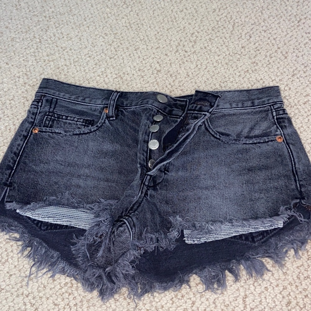 Free People We The Free gray denim jean shorts